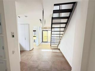 Rent Duplex  Calle de viana. Dúplex en alquiler con plaza de garaje en el corazón de ciutat v