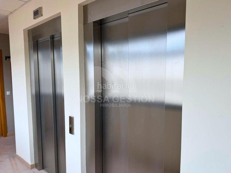 Foto 90c0c232-6511-4744-9ff7-5a080a6b5bc3. Location bureau dans Beniparrell