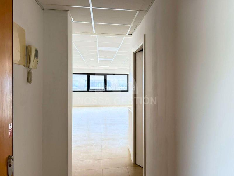 Foto b5616e6a-69ec-44ff-b831-0df484998f09. Location bureau dans Beniparrell