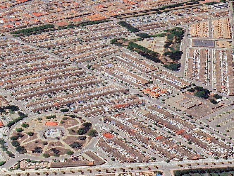 Foto 30fe54e6-4ca6-4746-b21e-5c49b114fa0e. Maison jumelée dans Centro Alcázares (Los)