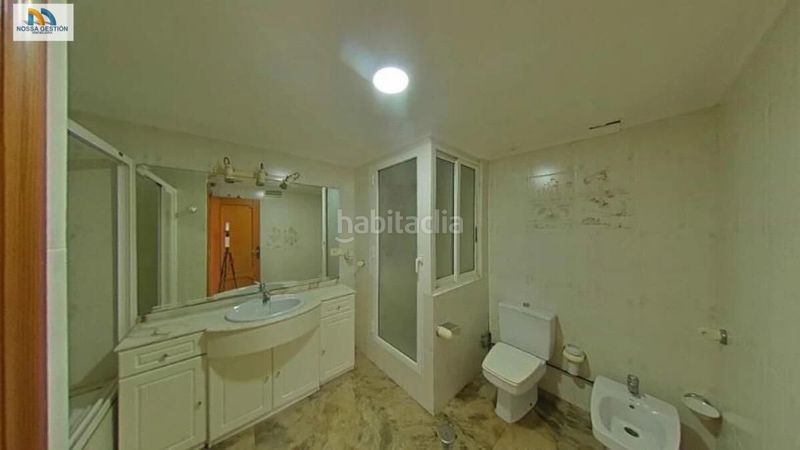 Foto bb255738-06c3-465f-bfb9-4a984afed9b8. Pis a Campello Playa Campello (el)