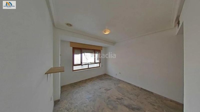 Foto faad6666-fded-4970-97b3-08fde1836d01. Pis a Campello Playa Campello (el)