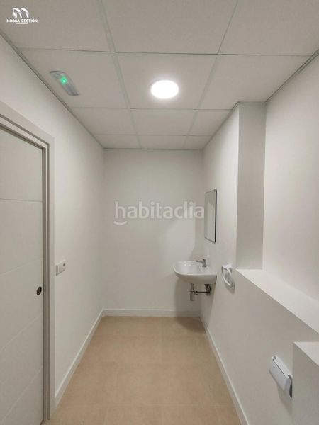 Foto 186d58e6-0ce3-4fcd-befb-e63110b65220. Location bureau avec chauffage parking dans Beniparrell