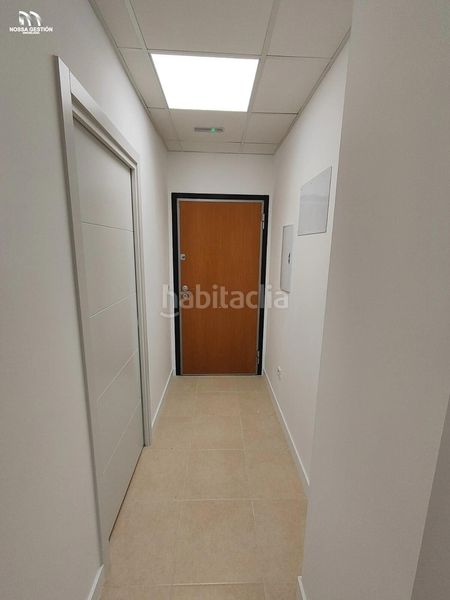 Foto 2426b27e-f530-4b11-981a-fa468a470127. Location bureau avec chauffage parking dans Beniparrell