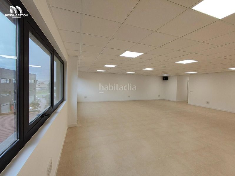 Foto 81b6df32-3eea-4483-80b3-289724649652. Location bureau avec chauffage parking dans Beniparrell