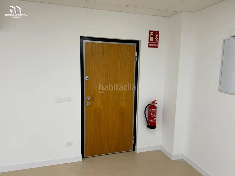 Foto 8a363af6-f5e3-4617-b98e-8096bd558231. Rent office space with heating parking in Beniparrell