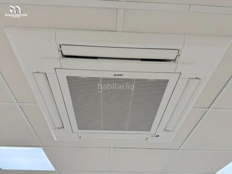 Foto fb65f41d-1233-4d6b-b206-1a164b3f3ca0. Rent office space with heating parking in Beniparrell