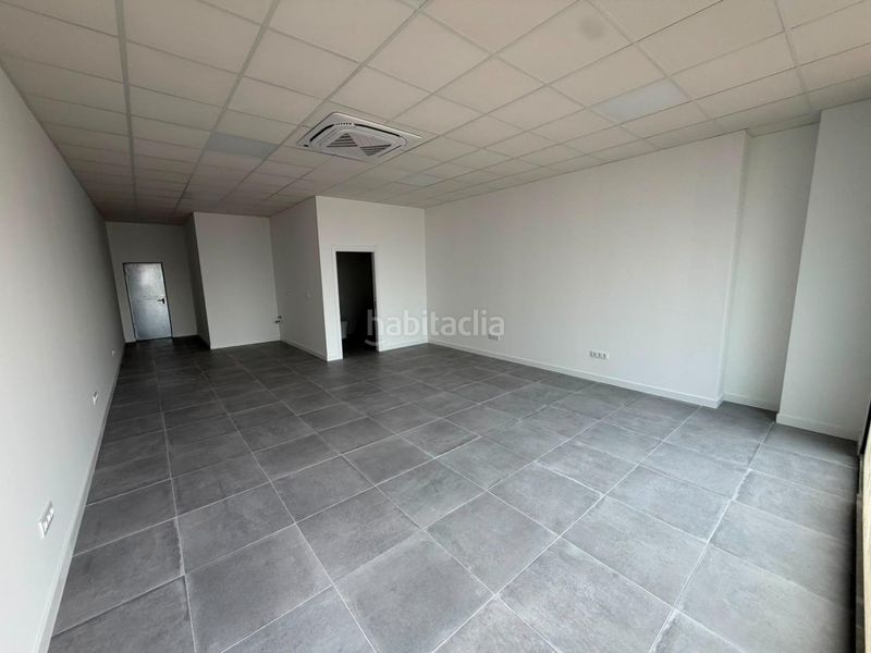 Foto 09cf4cfe-0a28-4661-a146-18800c7bc880. Lloguer local comercial a Beniparrell