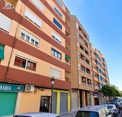 Appartamento in Nou Moles. Oportunidad de inversión!!! piso con pk incluido  alquilado  nou