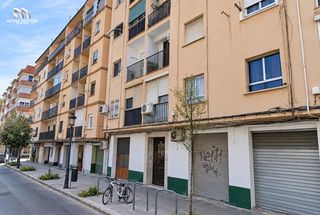 Flat  Calle de jacomart. Piso ocupado  contrato vencido  en torrefiel  ideal para inversi
