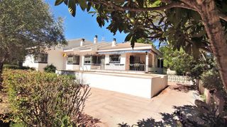 Chalet à Muro de Alcoy. Chalet con 6 habitaciones con parking, piscina, calefacción, air