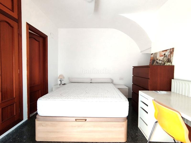 Foto 9c84fe51-5c1e-4907-a535-33323fc58299. Location studio avec parking dans Eixample Alcoi