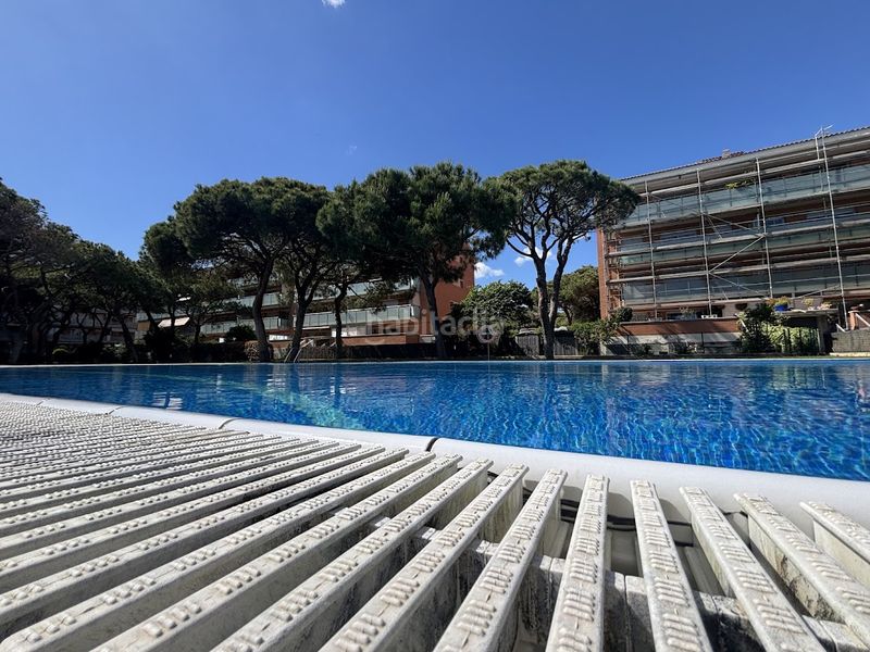 Foto 410cf507-ff40-4f13-93f6-a23083ecc708. Àtic amb aparcament piscina a Gava Mar Gavà