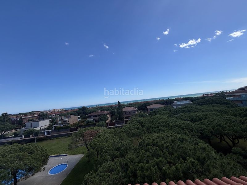Foto aae2b98a-a924-4157-bfe7-053893967f0c. Àtic amb aparcament piscina a Gava Mar Gavà