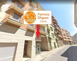 Lloguer Oficina a Xixona. Importante despacho a pie de calle, completamente amueblado