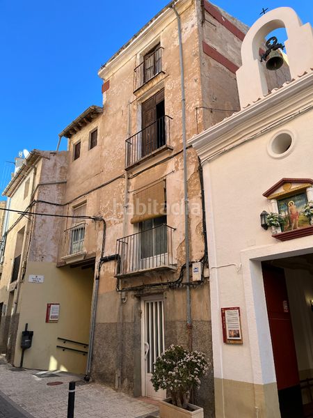 Foto 3363bd5f-d96e-4645-910f-5bf9056ae3f6. Casa adossada a Xixona