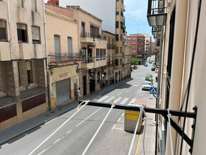 Foto ce562793-9f1d-438c-89d8-4da7796542b9. Piso amplio y acojedor entrepiso con ventanas a la calle, en el pueblo de jijona. en Xixona