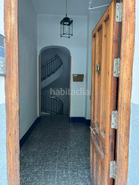 Foto ee91a15d-2246-4d13-852d-3265695ca095. Piso amplio y acojedor entrepiso con ventanas a la calle, en el pueblo de jijona. en Xixona