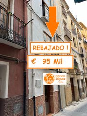 Casa adossada a Xixona. Casona en casco historico del pueblo de jijona