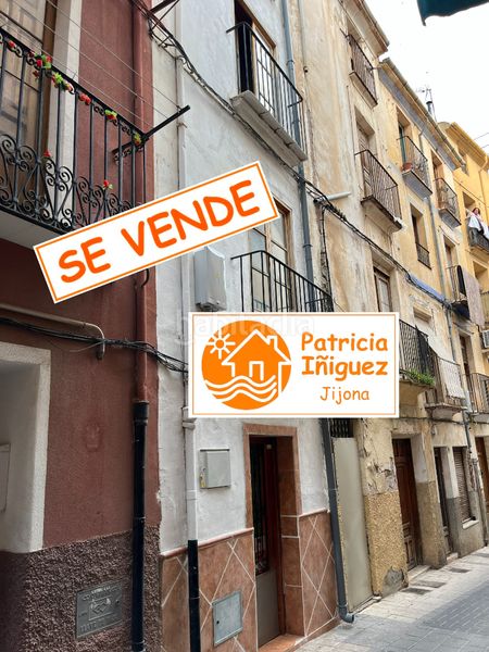 Foto f9d00ff4-5cf2-4148-9c16-37b16f5b1d43. Casa adossada a Xixona
