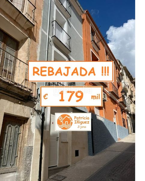 Foto c0c62a99-55e7-4fc6-8667-f518bc2bb557. Casa adossada a Xixona