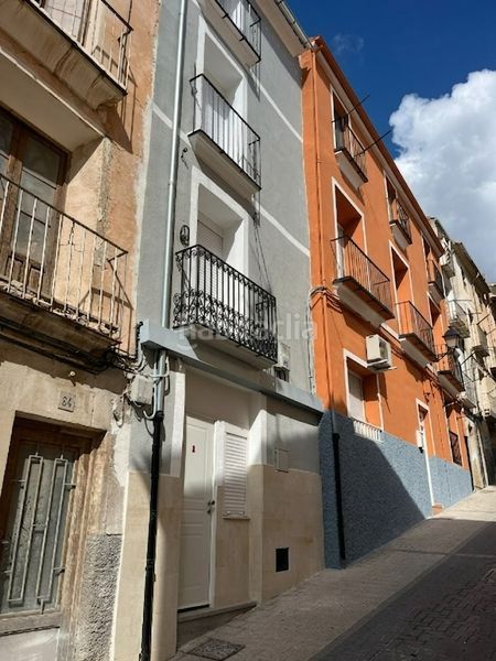 Foto eafb2498-55c6-4400-9855-71eb0e5bcd8a. Casa adossada a Xixona