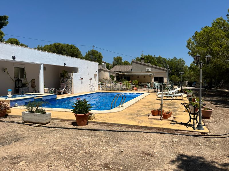 Foto ba564043-f917-4ebe-9700-8414c7eb0935. Xalet a Xixona