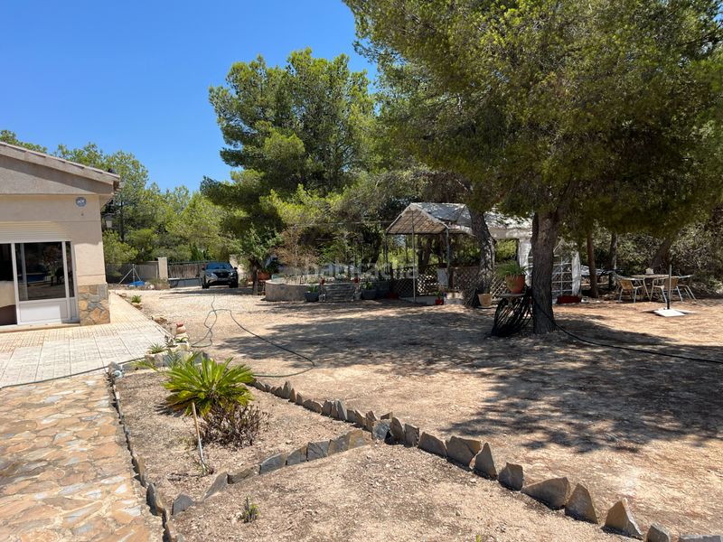 Foto c6d4b283-e19d-4630-828f-0dcb3d70718d. Xalet a Xixona