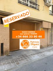 Aparcament cotxe a Carrer de mallorca 10. Parking con puerta automatica y fácil ingreso, con rampa suave.