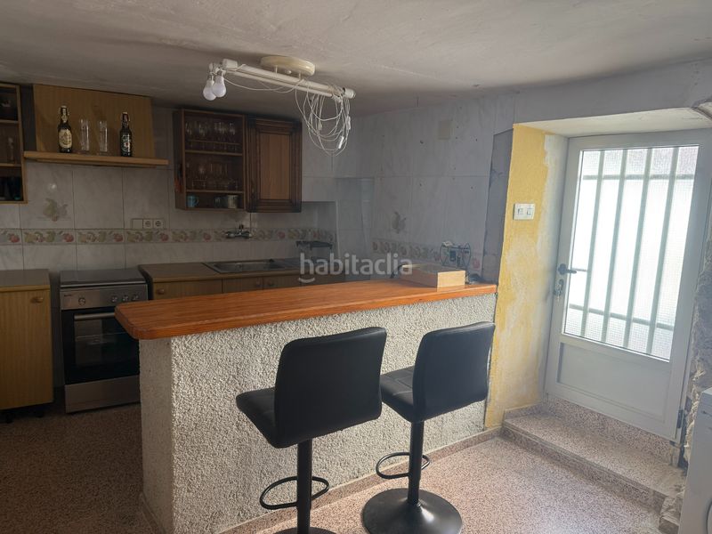Foto 0caa0a81-e0a9-4bcd-b34b-2a59c2c4757a. Casa adossada a Xixona