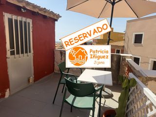 Semi detached house in Xixona. Casa pequeña en el centro histórico de jijona.