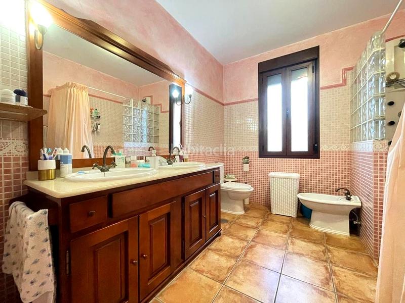 Foto 29a40426-ac59-4a8b-995f-015b554c851e. House with parking pool in Olivar de Quintos Montequinto