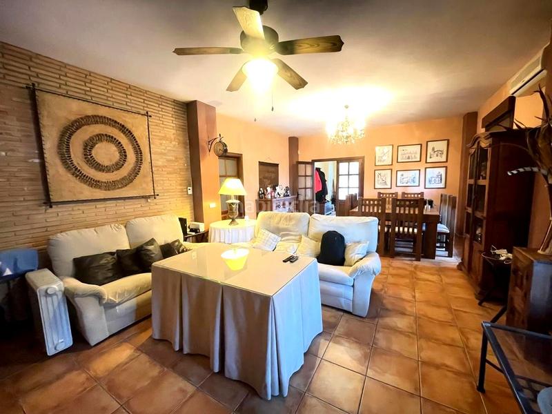 Foto 3955dd80-a614-45af-8ea3-e3fab450775a. House with parking pool in Olivar de Quintos Montequinto