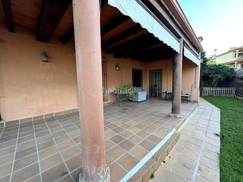 Foto 731612f9-6c5a-427d-a377-cba711acffd0. House with parking pool in Olivar de Quintos Montequinto