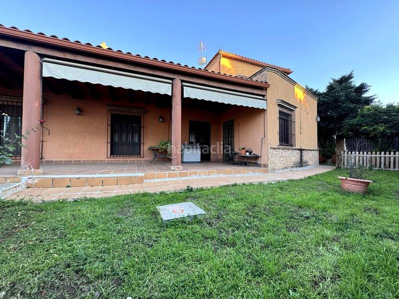 Foto bb9b85ee-080d-47bf-a0d3-7f9c2669ad2e. House with parking pool in Olivar de Quintos Montequinto