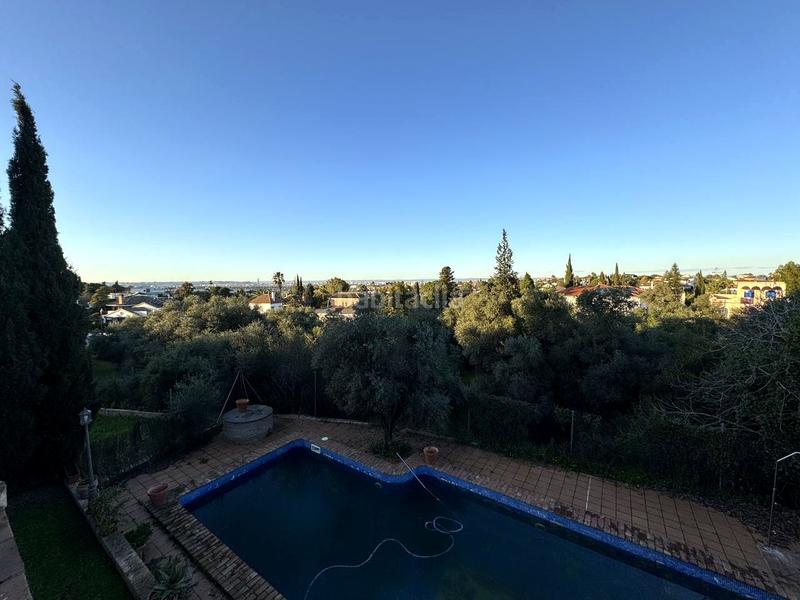 Foto e76a2943-fb72-49dc-8089-f2373560c07b. House with parking pool in Olivar de Quintos Montequinto