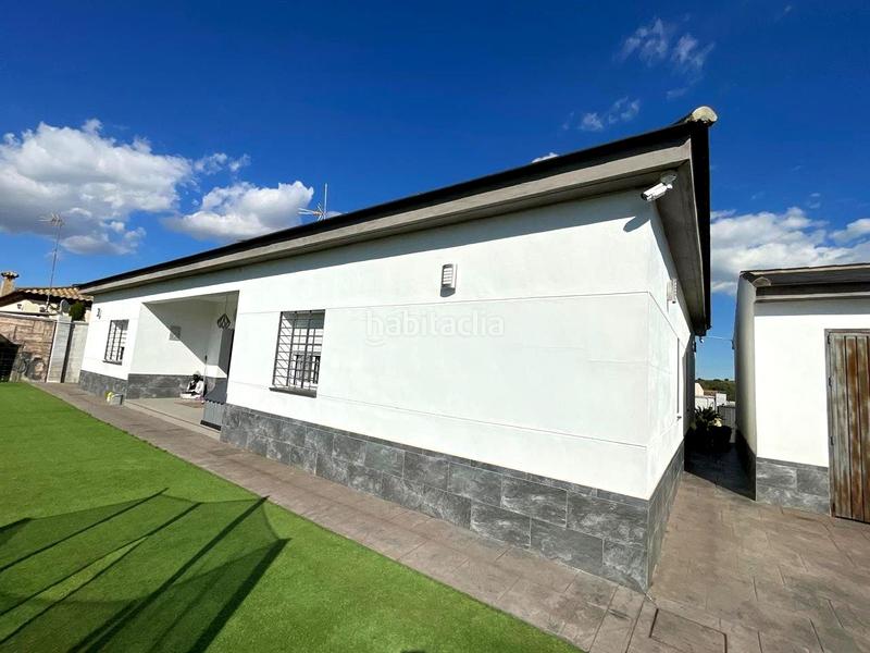 Foto 74368df7-5d6f-42dd-8d2e-9dbcbe83a43f. Casa chalet en urbanización san federico echaguy en Dos Hermanas