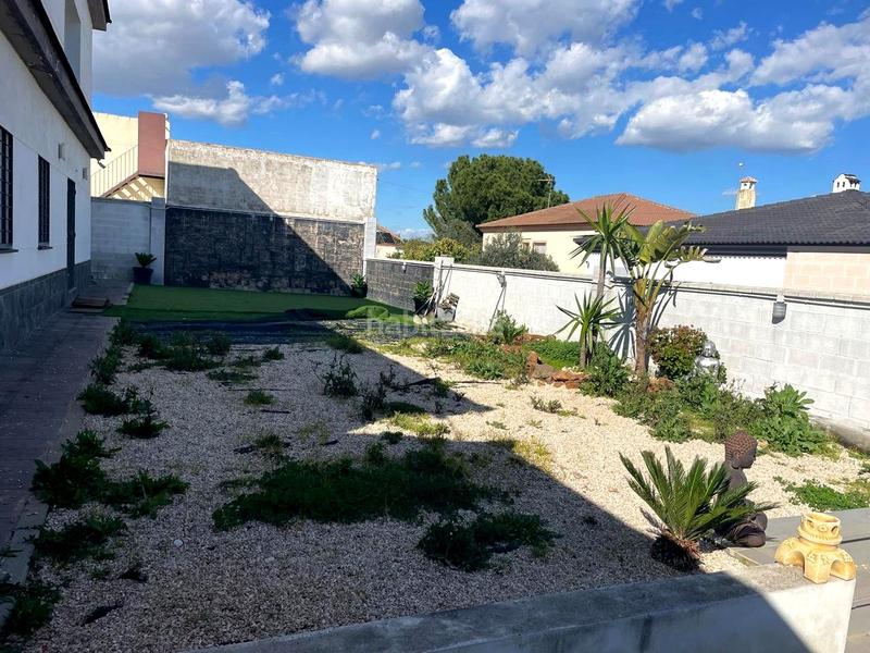 Foto 7e145329-92dc-4ec2-a769-808083296905. Casa chalet en urbanización san federico echaguy en Dos Hermanas