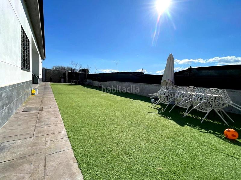 Foto dbc13bc6-def7-479e-bf41-53a3e95fe0a4. Casa chalet en urbanización san federico echaguy en Dos Hermanas