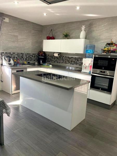 Foto ddf44ee1-b539-48c9-9722-70fce7bd6287. Casa chalet en urbanización san federico echaguy en Dos Hermanas