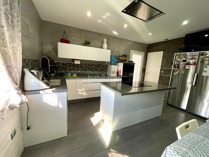 Foto ed9284ae-2296-4e53-9523-eac429f94e4f. Casa chalet en urbanización san federico echaguy en Dos Hermanas