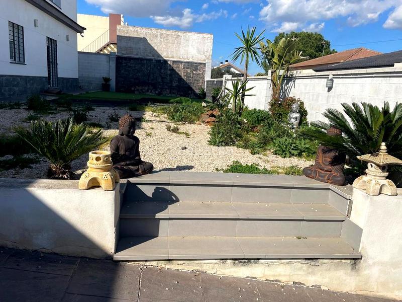 Foto f67a91fa-610b-40e4-9407-07389f4bbcf4. Casa chalet en urbanización san federico echaguy en Dos Hermanas