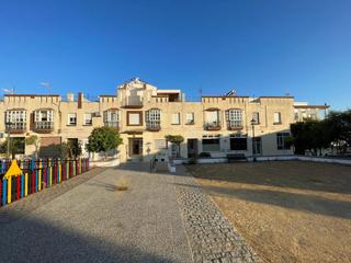 Duplex  Gutiérrez mellado. Amplio dúplex con terraza en benalup  comodidad y calidad de vid