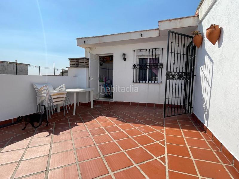 Foto f7acf689-57e1-4ed1-a634-956791fa5cb0. Dúplex amplio dúplex con terraza comodidad y calidad de vida en Benalup