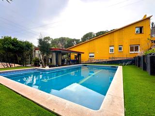 Maison à Ametlla del Vallès (L´). Casa en venta a 4 vientos con piscina en l'ametlla del vallès