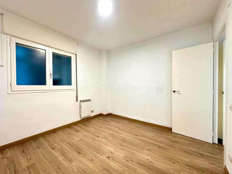 Foto 88ca2c0a-2613-4e37-85bb-5a7f25dea7b4. Piso  en venta de 3 dormitorios en Font Verda Granollers