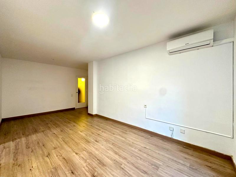 Foto 9ddccef2-8c80-495d-a344-0acb011a60b0. Piso  en venta de 3 dormitorios en Font Verda Granollers