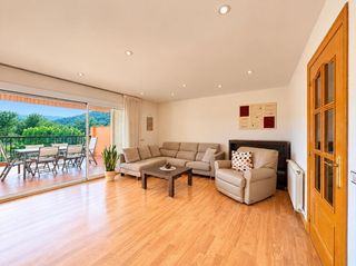 Casa adossada a Bigues i Riells del Fai. Chalet en venta en el centro de bigues i riells