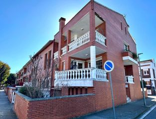 Maison  Calle llorenç villalonga. Casa en venta en tres torres
