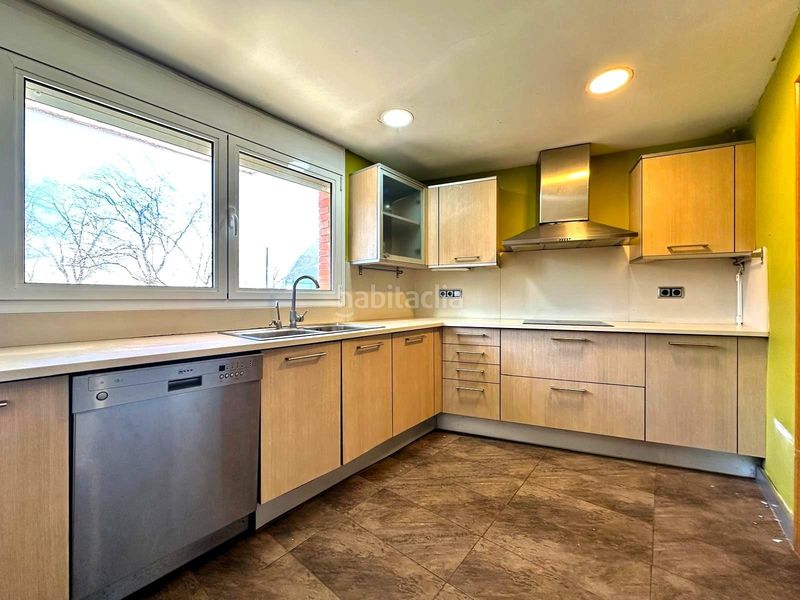 Foto 68920e21-7ae6-4b02-a2a0-fedddfb0a10b. Casa amb calefacció aparcament a Tres Torres Granollers